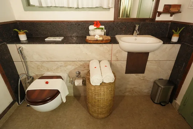 Deluxe, Suite, 3 King Beds, Valley View، Blackberry Hills Munnar - Nature Resort & Spa 8/9