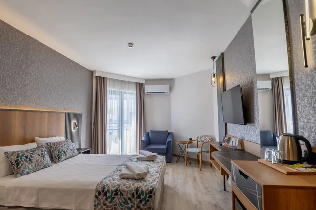 غرفة بسرير مزدوج بشرفة، Idas Club Hotel 1/3