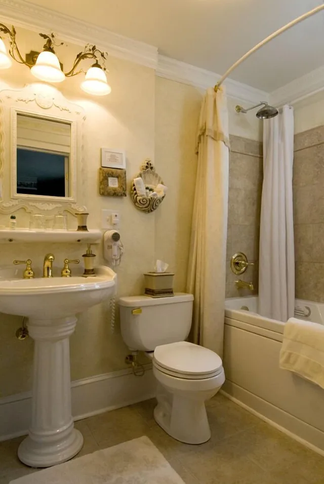 Kensington, Garden, King Bed، Abbington Green Bed &amp; Breakfast Inn 5/6