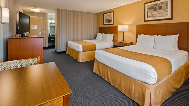 Standard, 2 Queen Beds, Accessible, Best Western Cascadia Inn 1/5