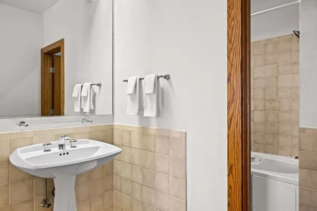 Executive, King Bed, Airport FairBridge Inn Express Billings Downtown 7/9