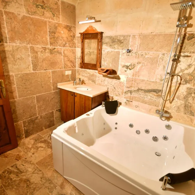 غرفة بسرير مزدوج بجاكوزي، Nostalji Cave Suit Hotel 9/10