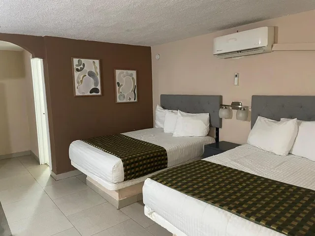 غرفة بسريرين منفصلين، Hotel Flamingo Juarez 2/4