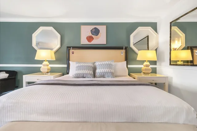 غرفة بسرير كينج بشرفة لذوي الإعاقة، Ascot Suites Morro Bay 3/6