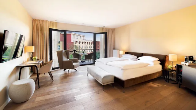 غرفة تنفيذية بسرير مزدوج بإطلالة على الحديقة بشرفة، Hotel Villa Toskana 3/6