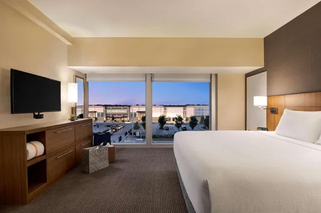 جناح بسرير كينج مع أريكة بحوض استحمام لذوي الإعاقة، Hyatt Place Virginia Beach Town Center 1/2