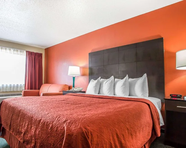 غرفة بسرير كوين، Quality Inn Morton at I-74 3/5
