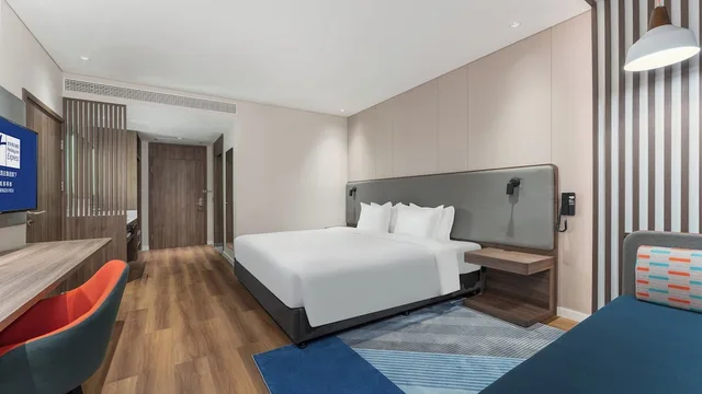 غرفة قياسية بسرير كينج لذوي الإعاقة، Holiday Inn Express Chengdu Pidu, an IHG Hotel 2/3