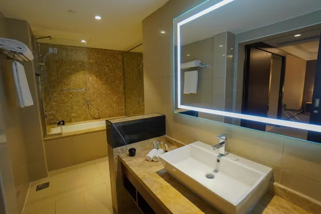 Suite, The Grand Lux Hotel 2/3