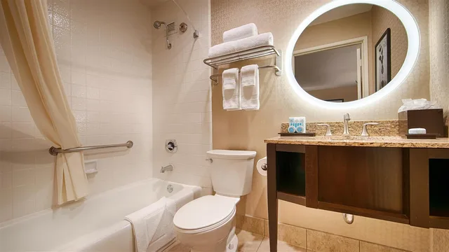 غرفة بسرير كينج، Best Western Plus Suites Hotel Coronado Island 3/5