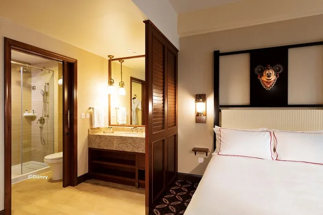 غرفة قياسية بسريرين كوين، Disney Explorers Lodge 2/3