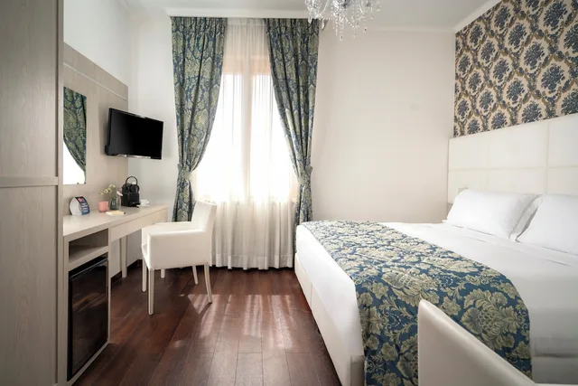 Double Deluxe, Hotel Re Enzo 4/10
