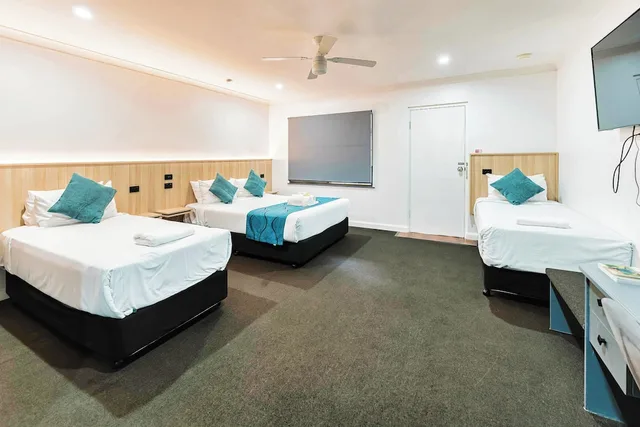 غرفة ديلوكس تنفيذية بسرير كوين وسرير فردي، COUNTRY COMFORT COFFS HARBOUR 1/10
