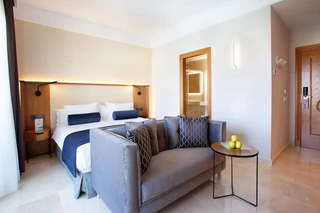 جناح جونيور بسريرين منفصلين بإطلالة على المسبح بشرفة، Grupotel Playa De Palma Suites And Spa 1/2