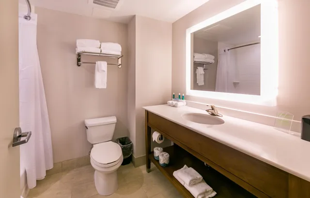 غرفة قياسية بسريرين كوين، Holiday Inn Express Gatlinburg Downtown 7/8