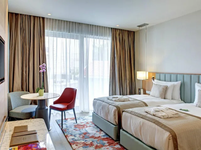 غرفة قياسية بسرير كينج بإطلالة على المتنزه، Rixos Premium Dubrovnik 1/6