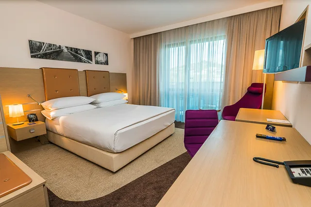غرفة متصلة ديلوكس عائلية بإطلالة، Doubletree By Hilton Oradea 2/5