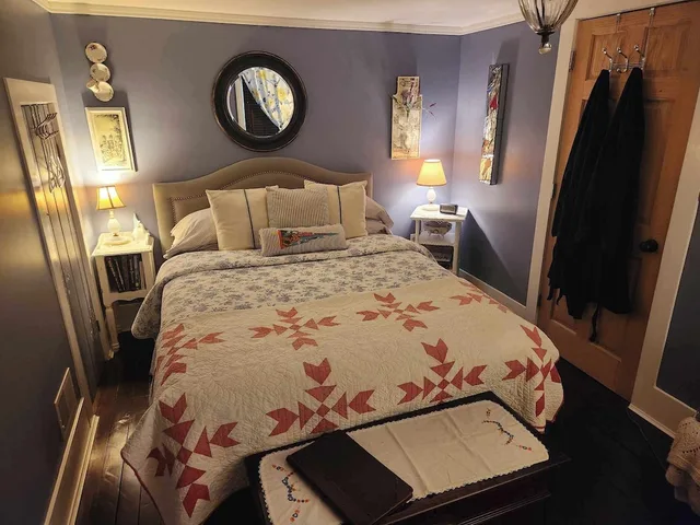 غرفة أساسية بسرير كوين، Applesauce Inn Bed and Breakfast 1/2