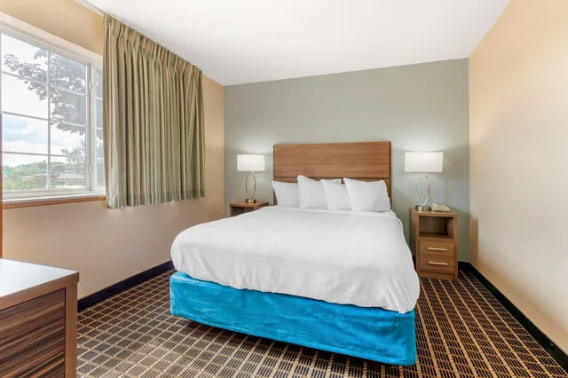 جناح بغرفة نوم واحدة مع أريكة، MainStay Suites Dubuque at Hwy 20 2/10