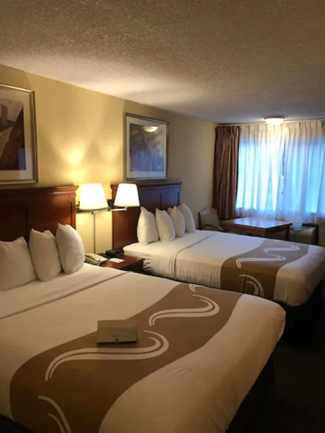 غرفة بسريرين كوين لذوي الإعاقة، Quality Inn SeaTac Airport Seattle 1/5