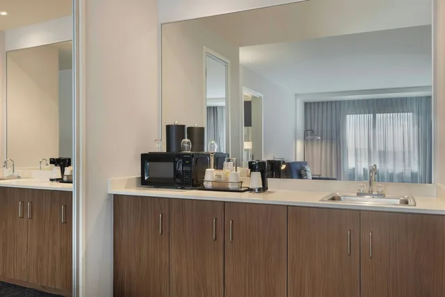 جناح بغرفة نوم واحدة لذوي الإعاقة، Courtyard Redwood City 7/7