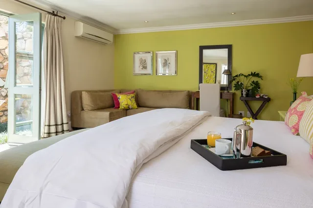 Plus, Standard, King Bed, The Parkwood 3/3