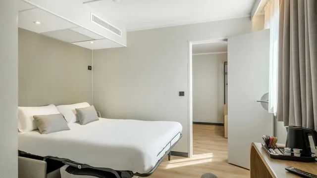 غرفة قياسية بسرير كوين مع أريكة، Campanile Paris Est Pantin 10/10
