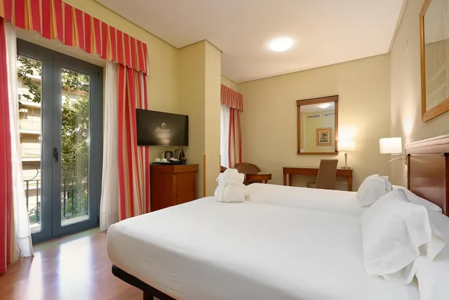 Premium, Becquer Hotel 1/10