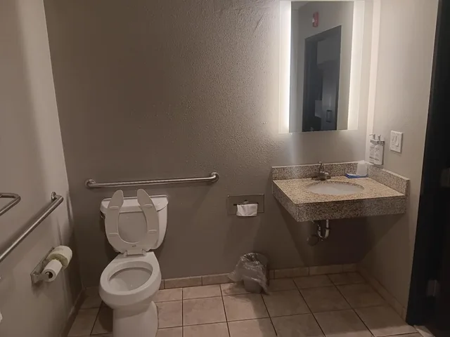 جناح بسرير كينج مع أريكة لذوي الإعاقة، Comfort Inn & Suites Miami - Route 66 3/4