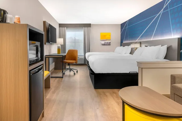 جناح بسريرين كوين، Comfort Inn & Suites Saint Louis Lafayette Square 4/6