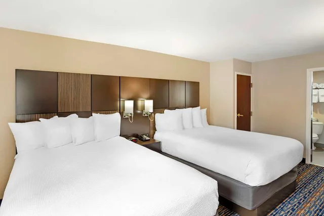 جناح بسريرين كوين، Best Western Plus Fairfield Hotel 1/4