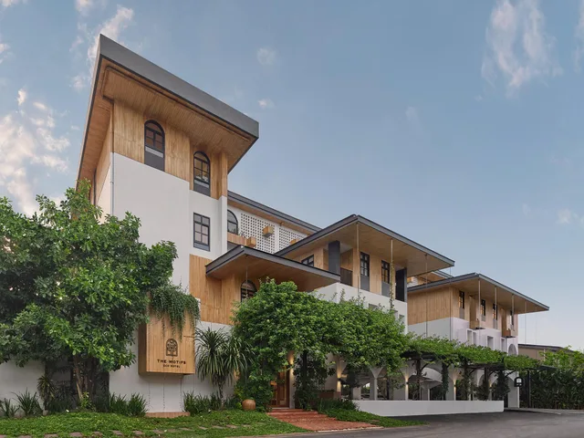 Run of House, The Motifs Eco Hotel 1/1