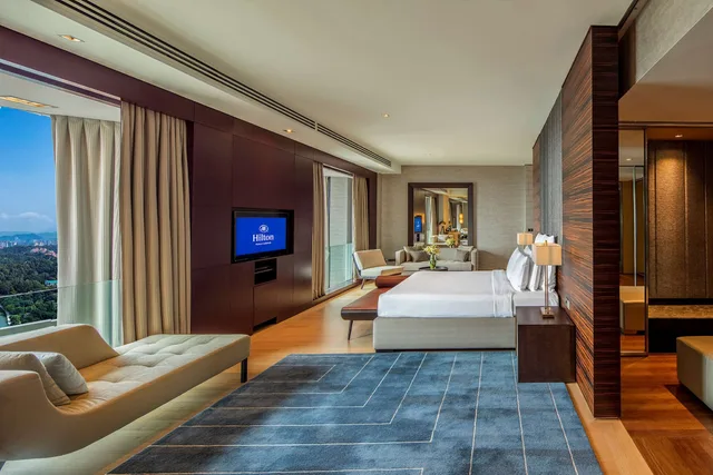 بنتهاوس بسرير كينج مع دخول صالة النادي، Hilton Kuala Lumpur 3/10