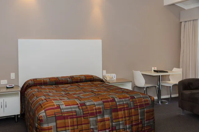 غرفة قياسية بسرير كوين وسرير فردي، McLaren Vale Motel and Apartments 3/7