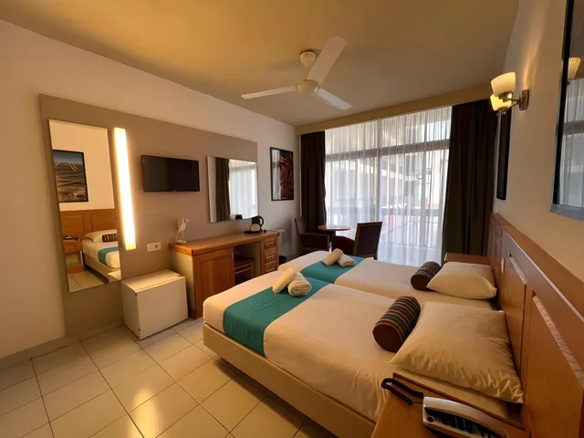 غرفة بسرير كينج، Canifor Hotel 1/1
