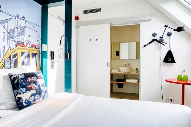Standard, Queen Bed, B&B Hotel Brussels Centre Louise 1/2