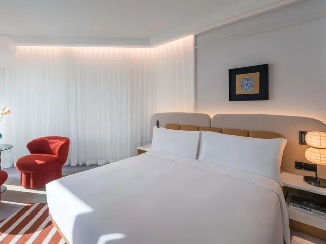 غرفة بريميير بسرير مزدوج، Mondrian Hong Kong 1/4