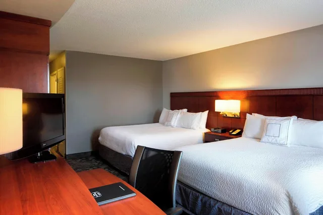 غرفة بسريرين كوين لذوي الإعاقة، Courtyard by Marriott Jackson 2/4