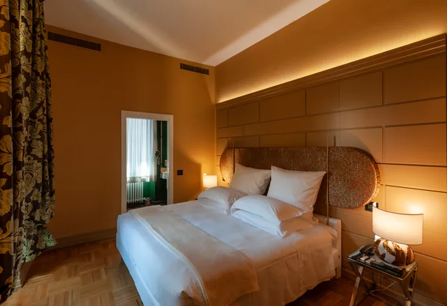 جناح، Hotel Number Nine 2/9