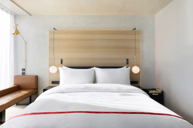 لوفت مفرد، Ruby Emma Hotel & Bar 1/4