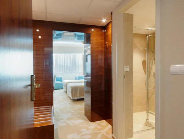 غرفة بسرير مزدوج، Lotus Them Spa Luxury Resort 3/3