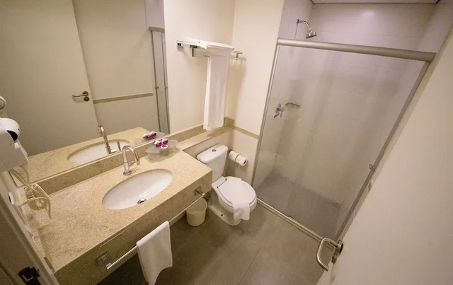 Leisure, King Bed, Diff Hotel 4/7