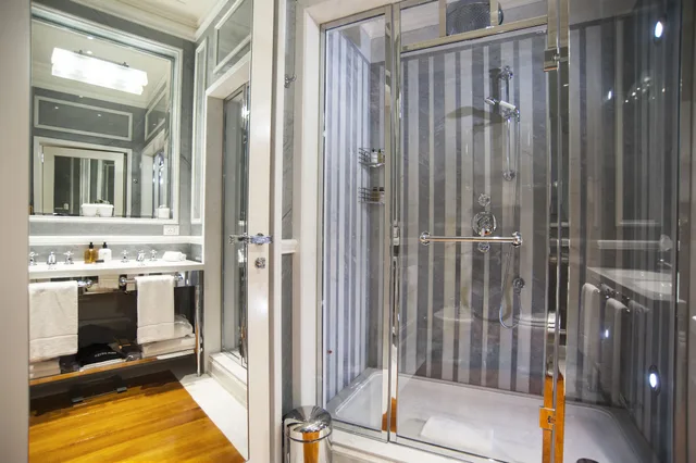 Master, Suite, King Bed, Sofa، JK Place Roma 5/5