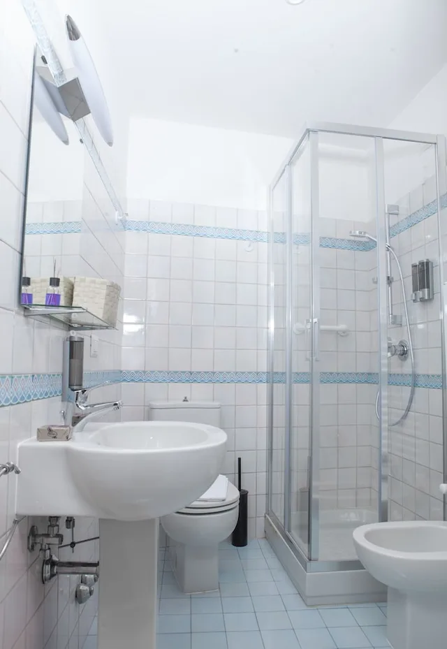 غرفة بسرير كوين بشرفة، Le Tre Lune Suites 8/10