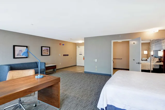 استوديو بسرير كينج مع أريكة لذوي الإعاقة، Hampton Inn Moab 2/4