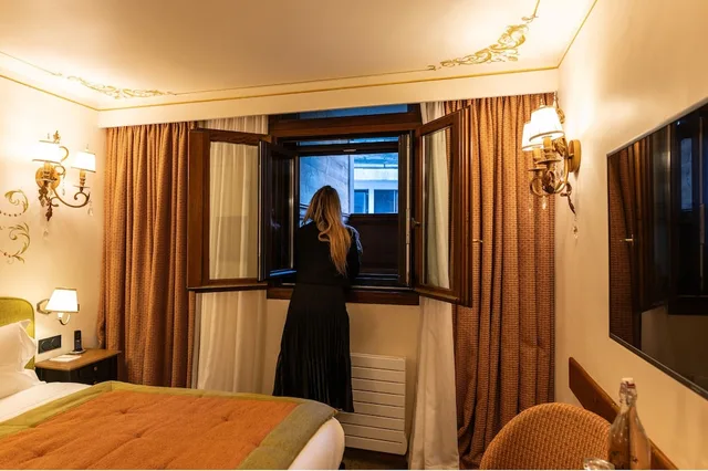 Northern, Twin Beds, Sofa، Hotel de la Loze 2/2