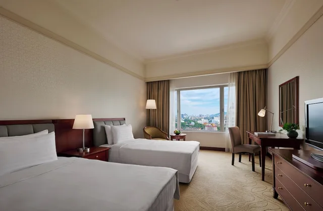Superior Cityview King, Gurney Bay Hotel, A Parkroyal Hotel 1/10