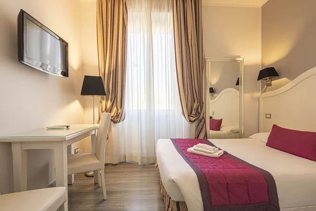 Standard, Single, Double Bed, Domus Castrense 6/10