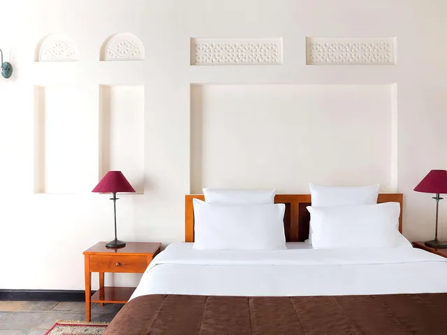 غرفة سوبيريور بسرير مزدوج بإطلالة، Novotel Al Dana Resort 4/4