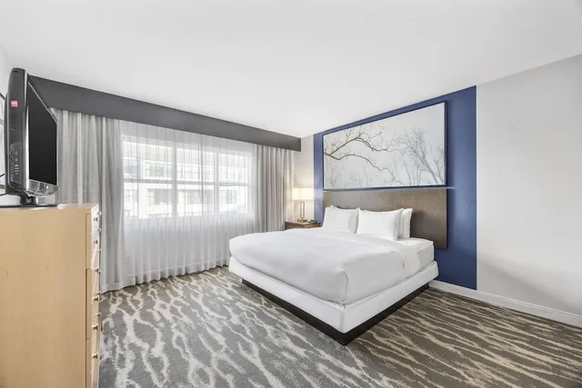جناح بريميوم بسرير كينج، DoubleTree Suites by Hilton Hotel Huntsville South 2/3